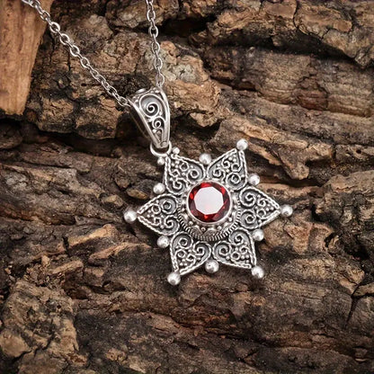 Jessindra Carmalyth Necklace | White Gold