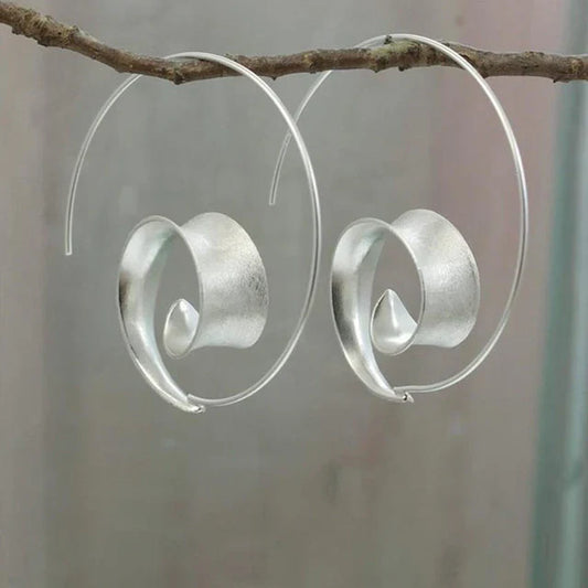Spiral Shaped Earrings | White Gold